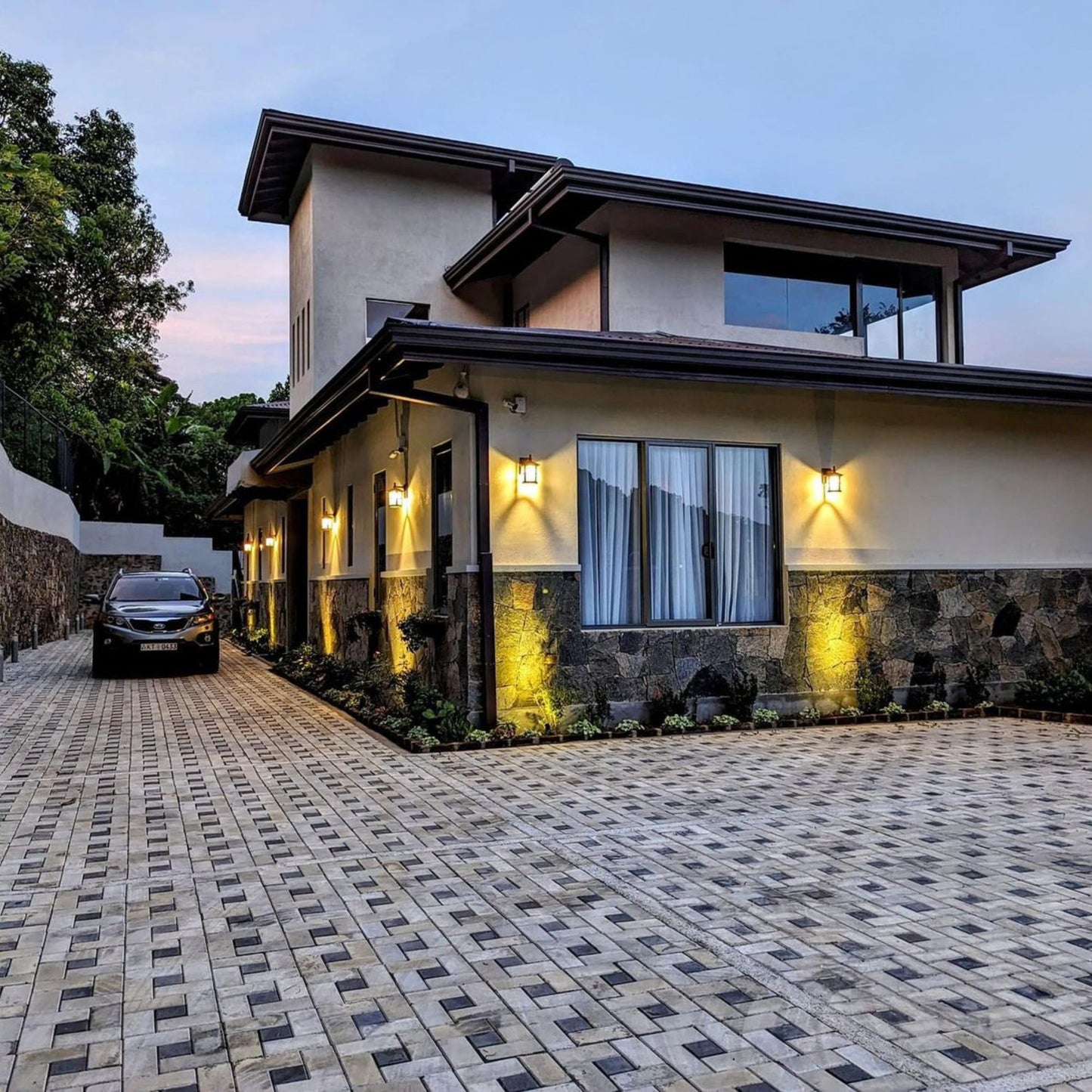 2 or 3 Days in a villa for 2 people: Double luxury rooms with mountain view + half-board dining