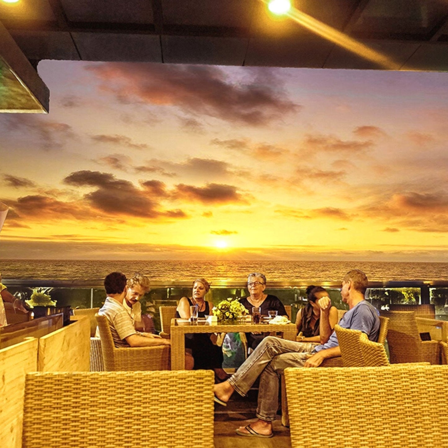 35% offer on Day-stay or 1 night stay package for 2 people with 3-course meals, rooftop bar with a sea view & pool with a Jacuzzi