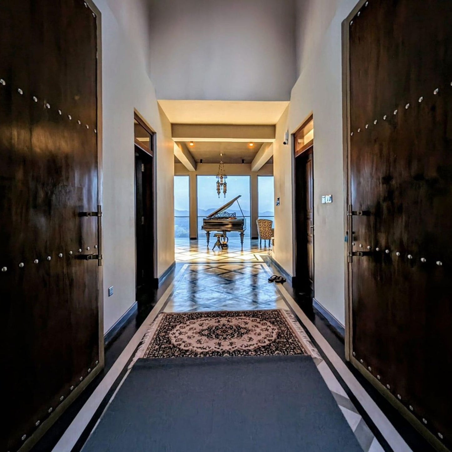 2 or 3 Days in a villa for 2 people: Double luxury rooms with mountain view + half-board dining