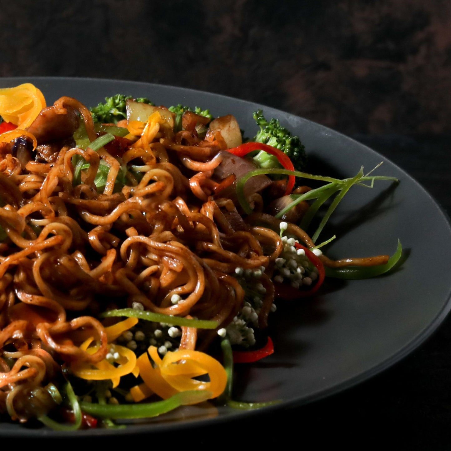 6 springs rolls with dippings + 2 noodles + 2 Mojitos of your choice for 2 people at Spring Rolls, One Galle face