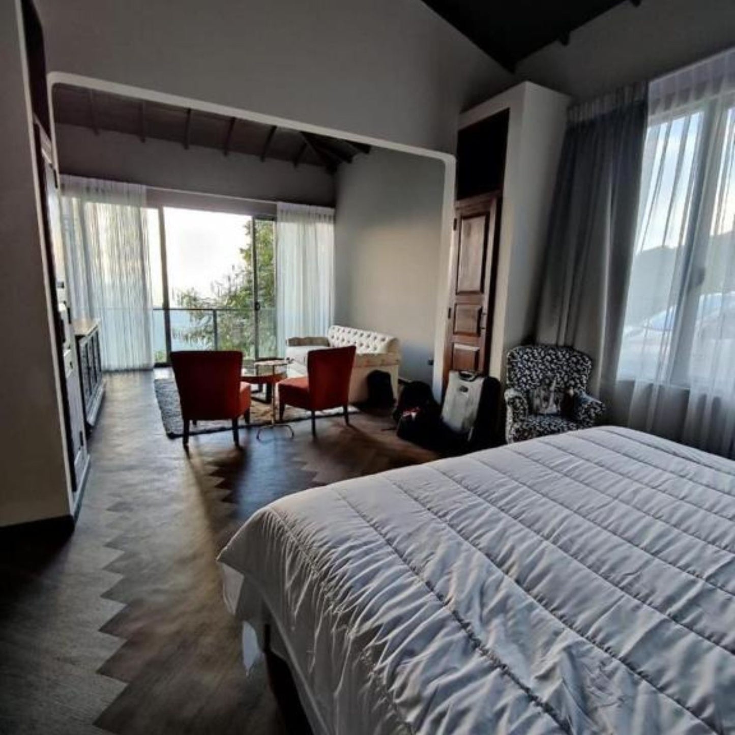 2 or 3 Days in a villa for 2 people: Double luxury rooms with mountain view + half-board dining