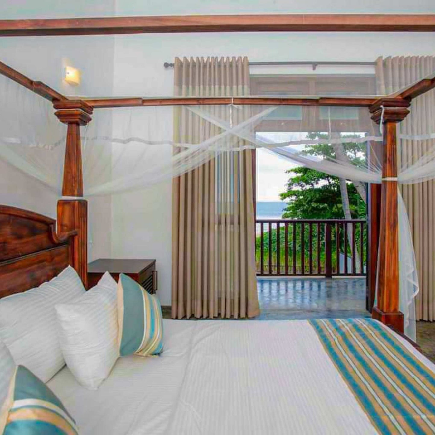 Upto 46% Off for 2 Days (1 night) stay in a Spacious Deluxe Double Room with Sea View/Pool View