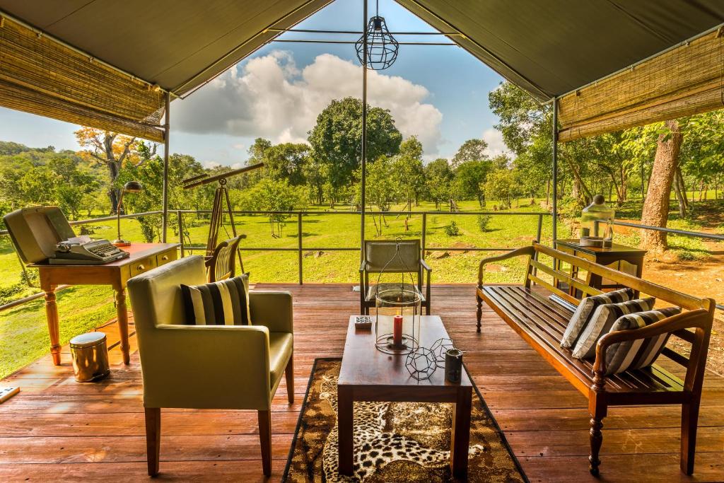 38% OFF for 3 days (2 nights) of Luxury Package in Double Room: Full Board, Private Star Bed, Outdoor Bathtub, Guided Bushwalking and Romantic Meal arrangements!