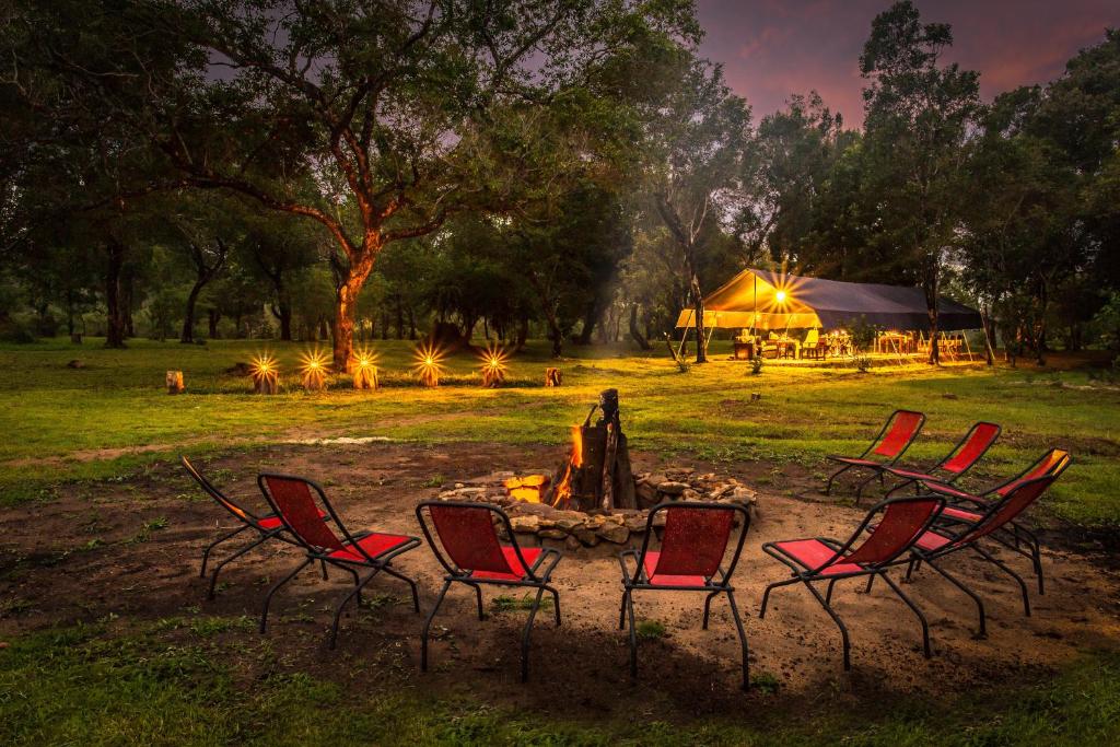 38% OFF for 3 days (2 nights) of Luxury Package in Double Room: Full Board, Private Star Bed, Outdoor Bathtub, Guided Bushwalking and Romantic Meal arrangements!