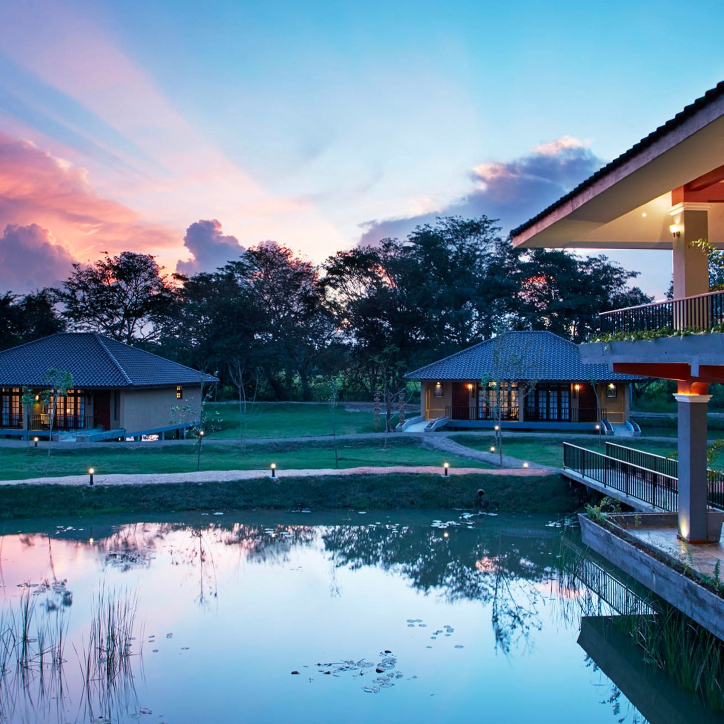 -59% offer for 3 or 4 Days with Private Jacuzzi, Full-board fine dining, Pools & Safari for 2 people