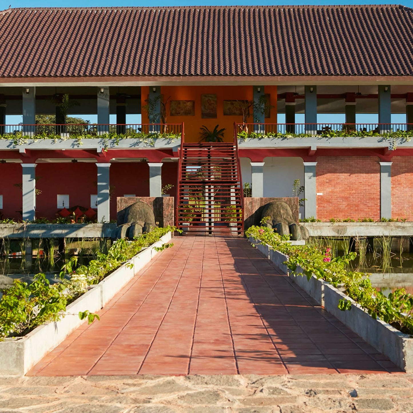 -59% offer for 3 or 4 Days with Private Jacuzzi, Full-board fine dining, Pools & Safari for 2 people
