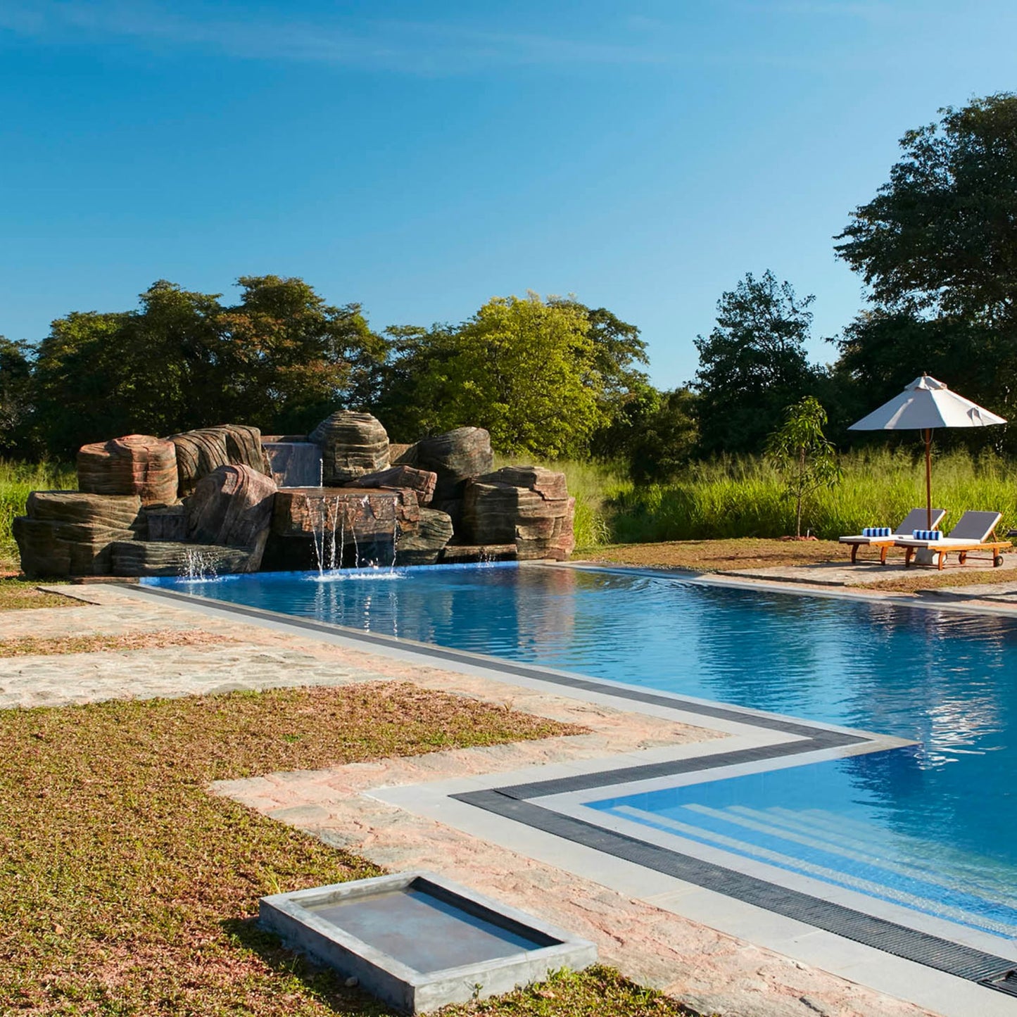 -59% offer for 3 or 4 Days with Private Jacuzzi, Full-board fine dining, Pools & Safari for 2 people