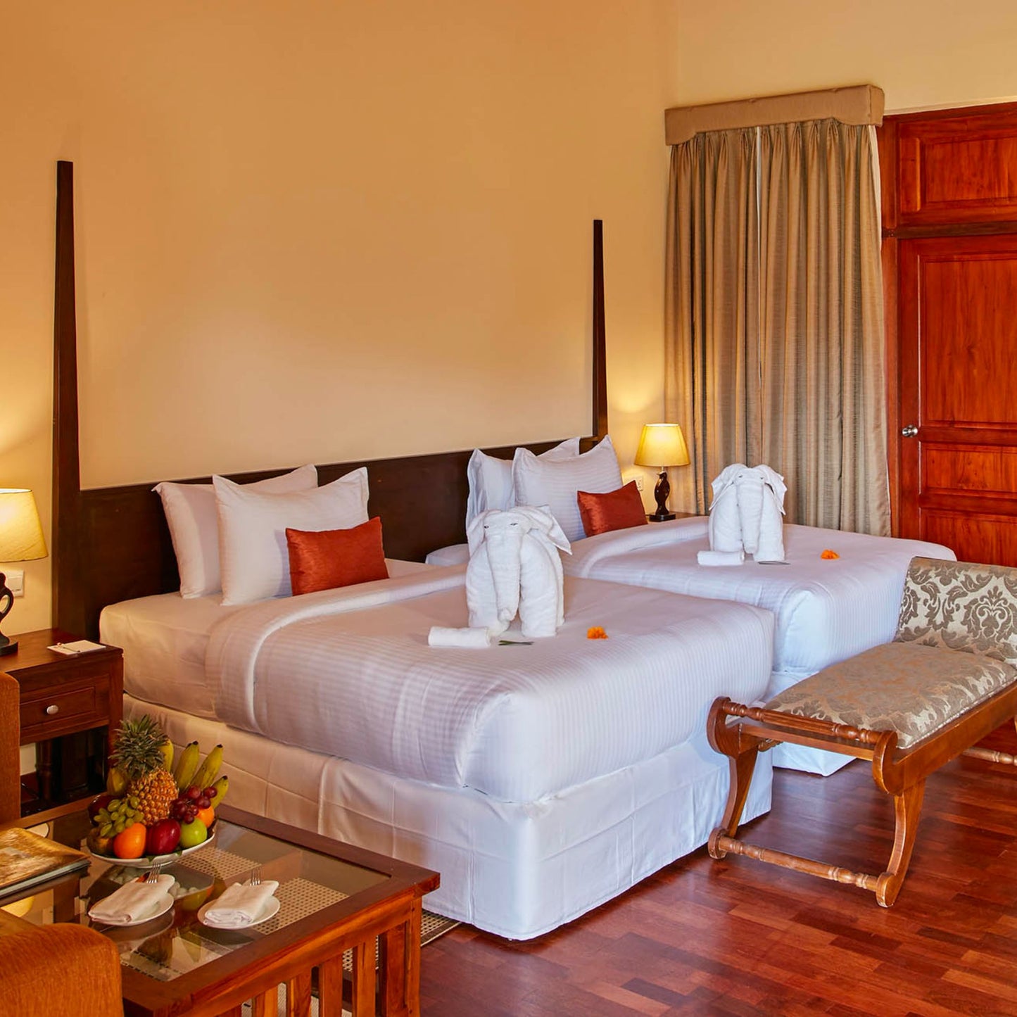 -59% offer for 3 or 4 Days with Private Jacuzzi, Full-board fine dining, Pools & Safari for 2 people