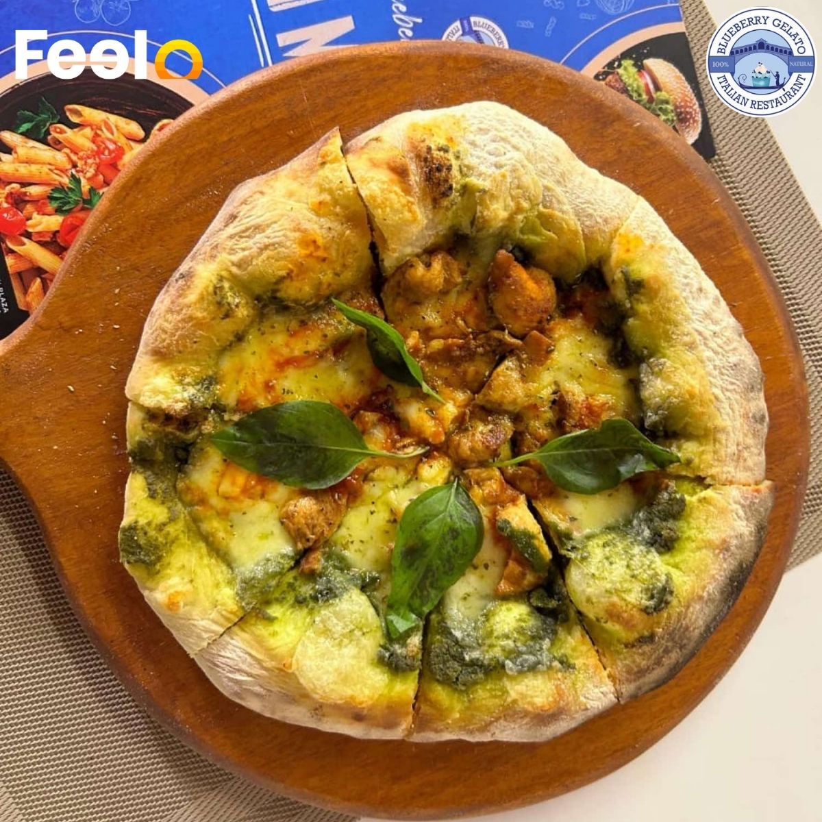 1x Pesto and 1x Margarita Pizza Delight with 2x Mojitos in the Upside Down Experience - Blue Berry Gelato - Upside Down Colombo | Feelo