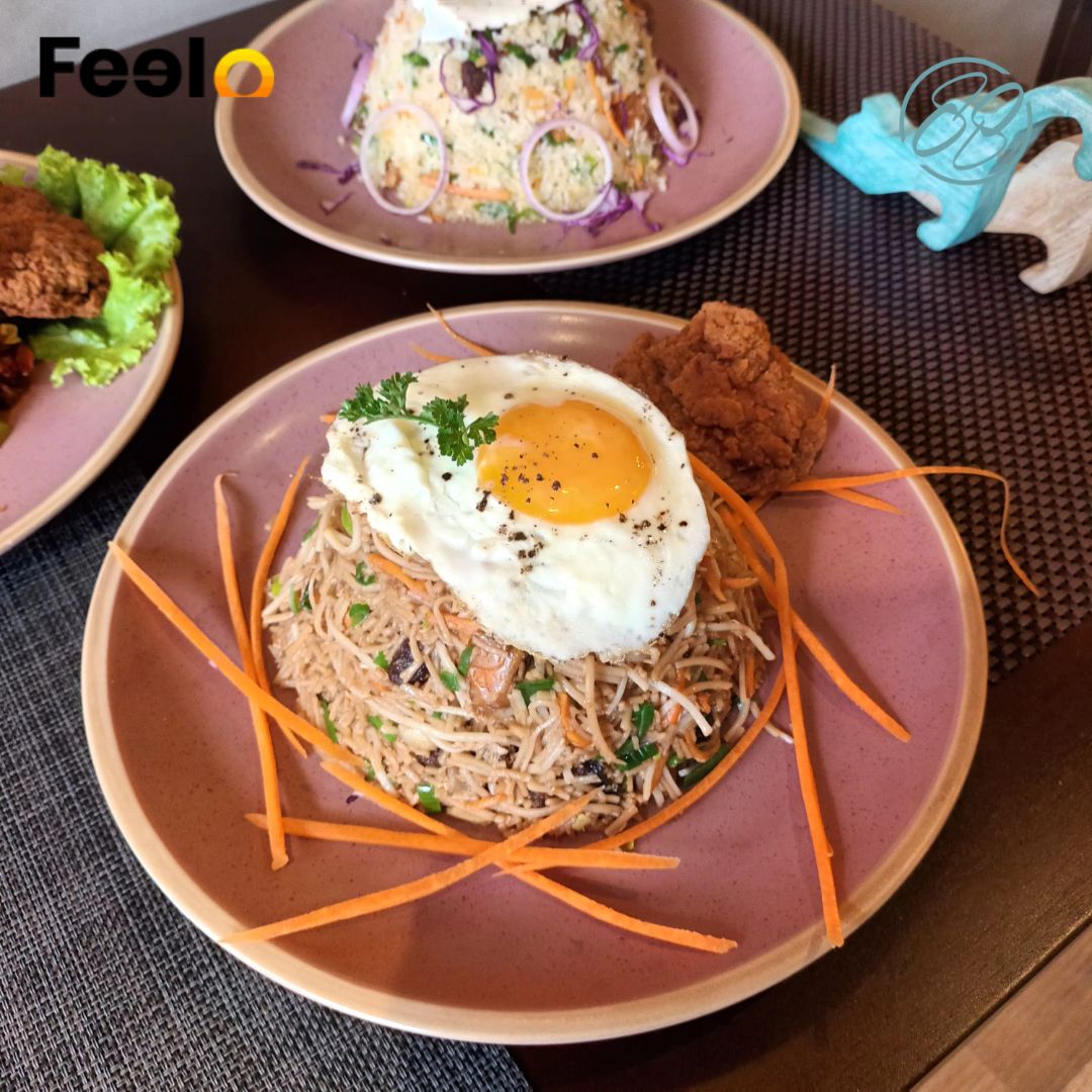 2x Crispy Chicken Seafood Meals: Choose from 2x Fried Rice or 2x Noodles or 2x Kottu by Eight Eight Thimbirigasyaya | Colombo 05 - Eight Eight Thimibirigasyaya, Colombo 05 | Feelo